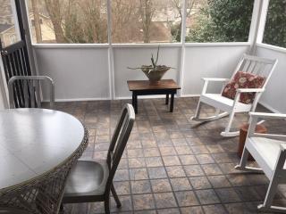 1261 Druid Pl, Atlanta GA  30307-1507 exterior