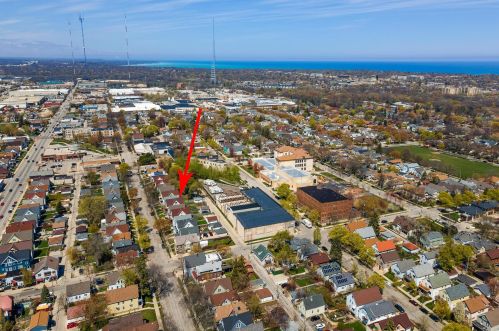 3232 Booth St, Milwaukee WI  53212-2136 exterior