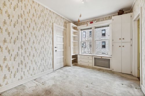 7541 Oakley Ave, Chicago IL 60645-1911 exterior