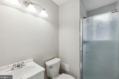 4000 Javins Dr, Alexandria VA  22310-2037 exterior