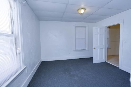 47 Eastern Ave, Worcester MA 01605-2813 exterior