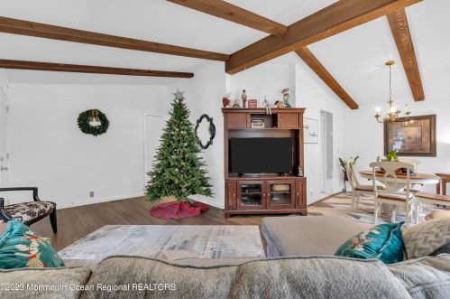 475 Charles Pl, East Freehold NJ 07728-3403 exterior