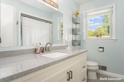 2120 Arbor Ave, Meskegon MI 49441-3604 exterior