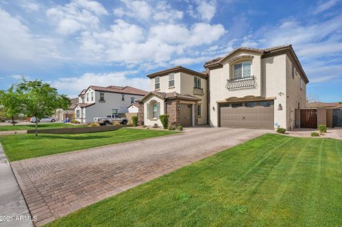 3016 50th Pl, Phoenix, AZ 85018-7907