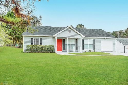 2960 Garnet Way, Atlanta GA  30349-8438 exterior