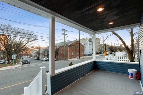 454 Undercliff Ave, Edgewater NJ  07020-1253 exterior