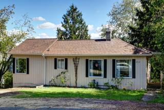 8912 20th Ave, Seattle, WA 98115-3228