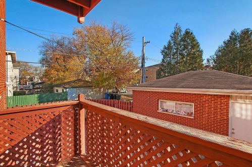 6601 Cornelia Ave, Chicago IL 60618-6035 exterior