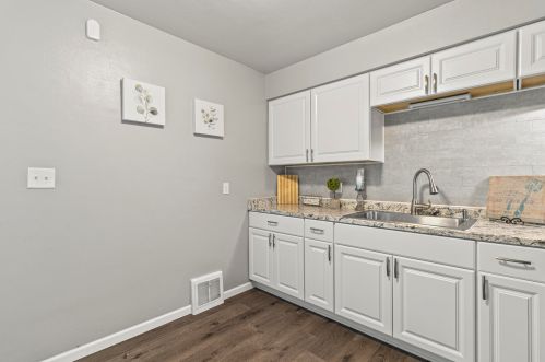 4932 20th St, Milwaukee WI  53221-2861 exterior