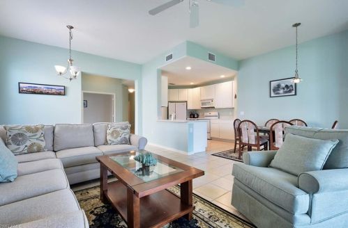 6813 Sterling Greens Dr, Naples, FL 34104-5727