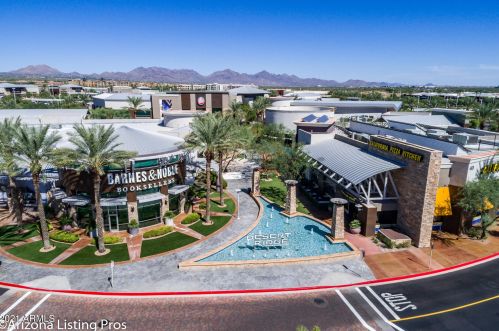 5350 Deer Valley Dr, Phoenix AZ  85054-4126 exterior