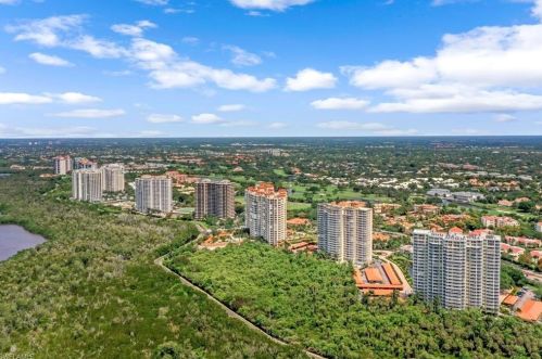 6573 Marissa Loop, Naples FL 34108-7200 exterior