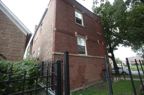 3939 Iowa St, Chicago IL 60651-3242 exterior