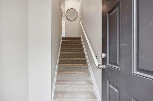 1085 Liberty Pkwy, Atlanta GA  30318-9394 exterior