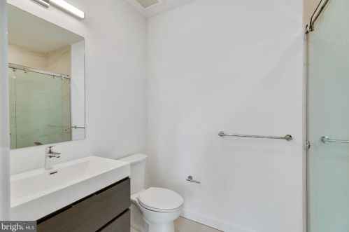 860 3rd St, Philadelphia PA  19123-3327 exterior