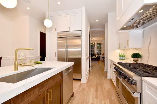 4841 Oakley Ave, Chicago IL 60659-5208 exterior