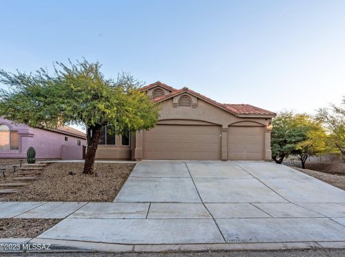 8804 Marci Lynne Way, Tucson, AZ 85747-5624