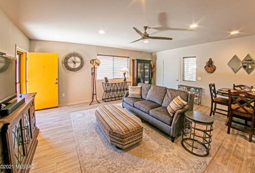 3049 Dasylirion Dr, Tucson, AZ 85745-1217