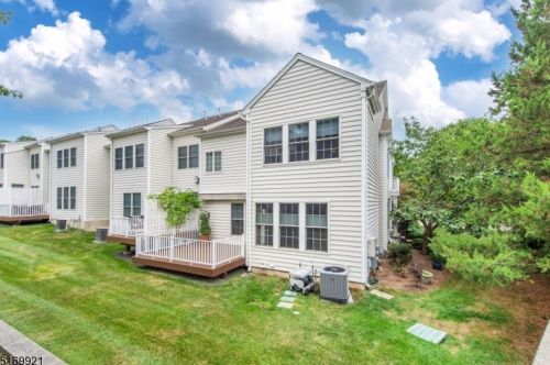 2 Independence Trl, Paterson NJ  07512-2800 exterior