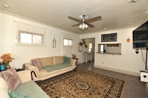 445 75th St, Milwaukee WI  53213-3521 exterior