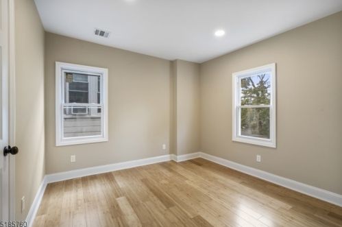 19 Becker Ter, Irvington NJ 07111-1311 exterior