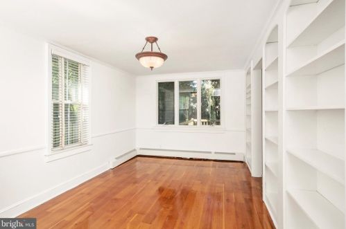 28 Chestnut St, Princeton NJ 08542-3806 exterior