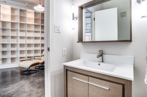 2220 Canton St, Dallas TX  75201-5902 exterior