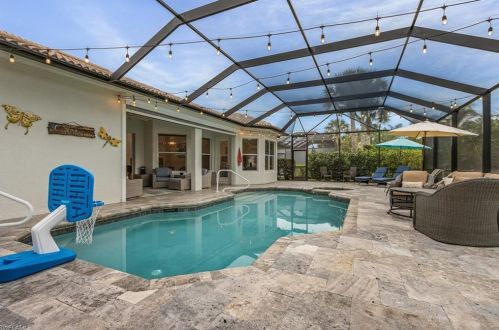 8860 Mustang Is Cir, Naples FL 34113-1642 exterior