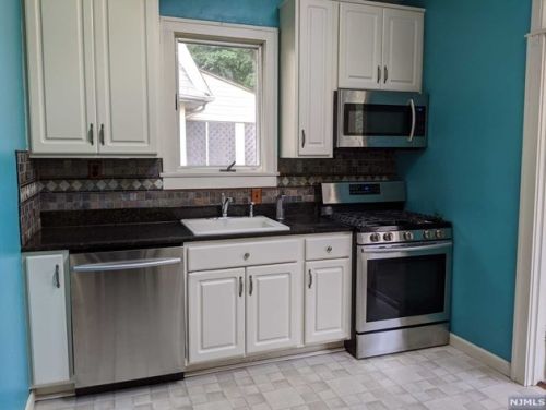 949 Garrison Ave, Teaneck NJ  07666-2642 exterior