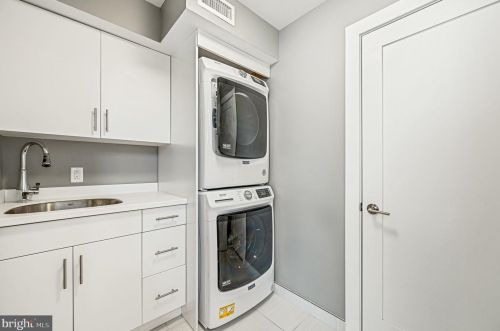 771 19th St, Philadelphia PA  19130-2029 exterior