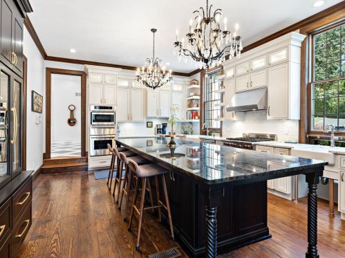 14 Overhills Dr, Saint Louis MO 63124-1532 exterior