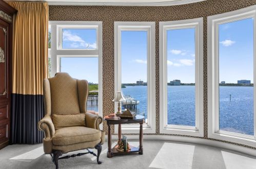 4119 Cswy Vis Dr, Tampa FL 33615-5416 exterior