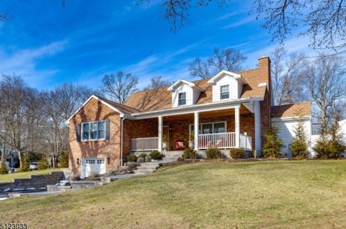 250 Hickory Ln, Mountainside, NJ 07092-1814