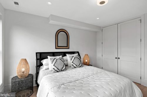 1744 T St, Washington DC 20009-7102 exterior