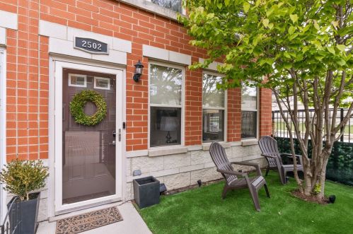 2502 Calumet Ave, Chicago IL  60616-2439 exterior