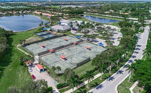 8602 Logia Cir, Boynton Beach FL 33472-7112 exterior