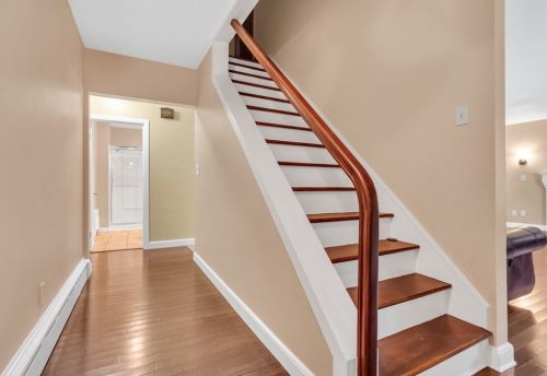 30 Kinnicutt Rd, Worcester MA 01602-1546 exterior