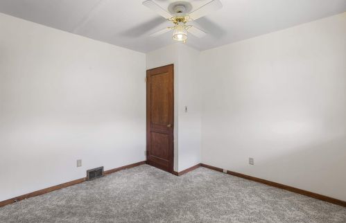 5356 49, Milwaukee WI 53208-1105 exterior