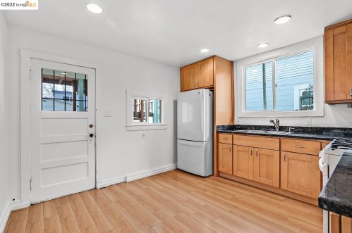 2736 Wallace St, Berkeley CA 94702-2232 exterior