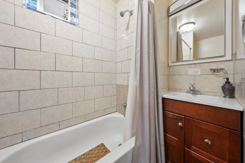 2943 Fairfield Ave, Chicago IL 60625-2719 exterior