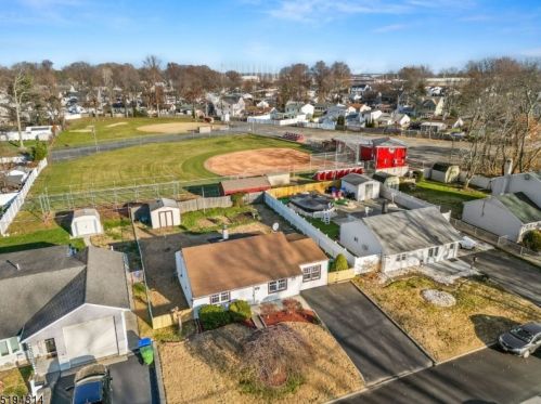 17 Piedmont Rd, Edison, NJ 08817-4110