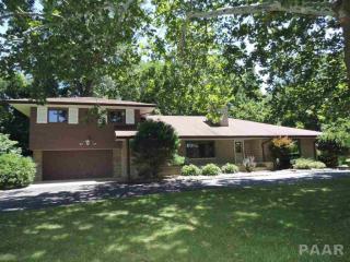 18 Rosewood Ln, Pekin, IL 61554-5236