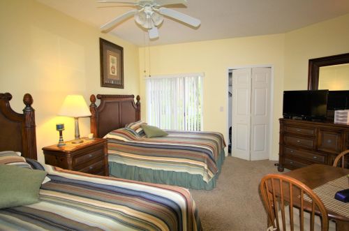 8333 Mulligan Cir, Fort Pierce FL 34986-3280 exterior