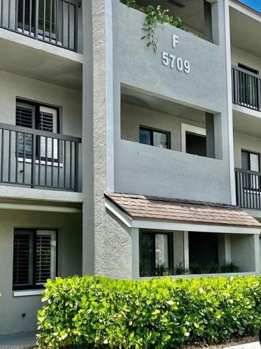 5709 Gage Ln, Naples FL 34113-3548 exterior