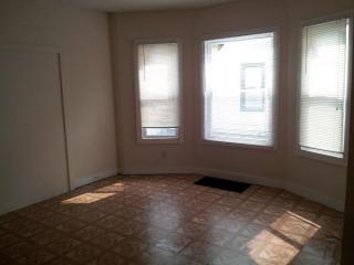 44 Sycamore St, Springfield MA  01109-3032 exterior