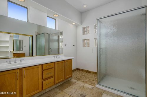 6811 39th Pl, Phoenix AZ  85042-6202 exterior