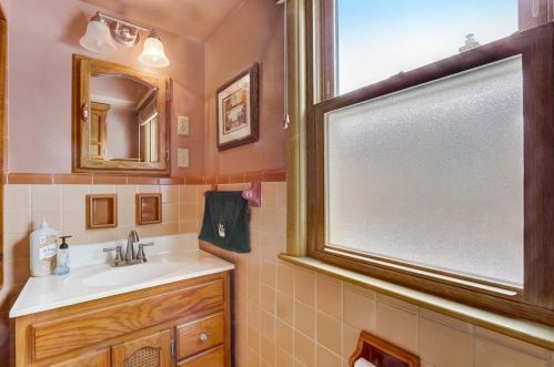 2529 70, Milwaukee WI 53223-2114 exterior