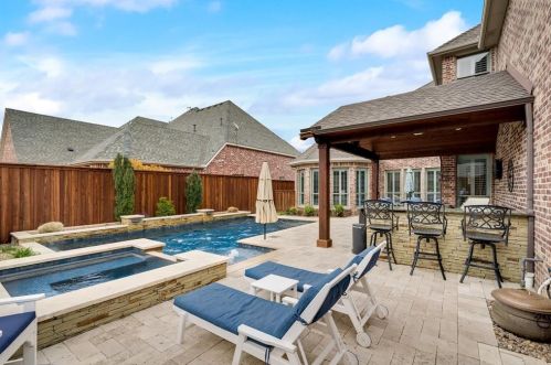 5074 Oakhurst Ln, Frisco TX 75034-2182 exterior