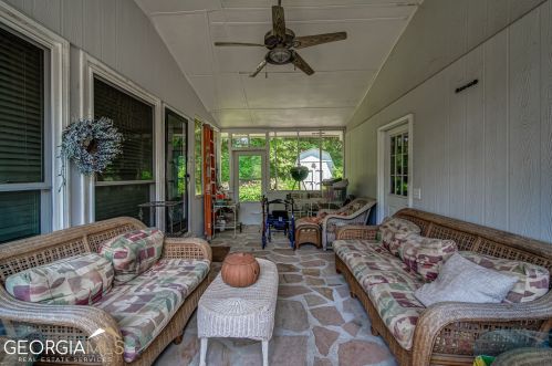 265 Brk Dr, Atlanta GA 30328-2109 exterior