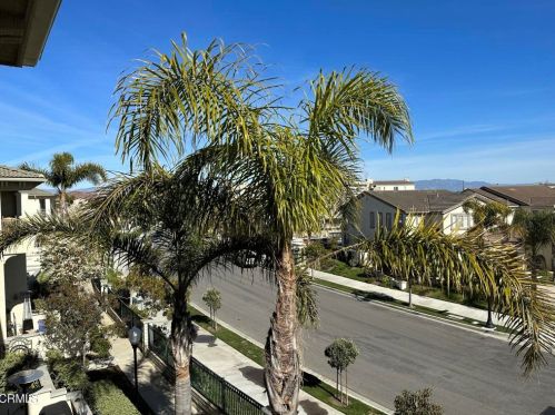 1350 Bayside Cir, Oxnard CA  93035-2148 exterior